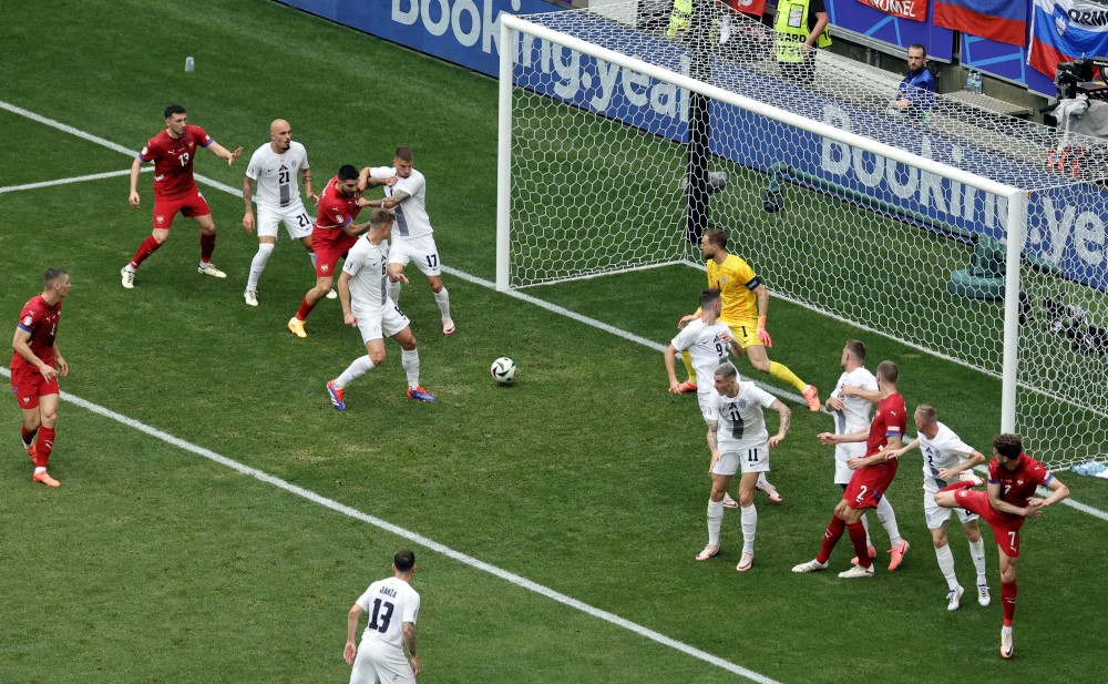 Euro 2024: Luka Jović iščupao izjednačenje protiv Slovenije; Danska otežala 'orlovima' 6 Srbija Slovenija