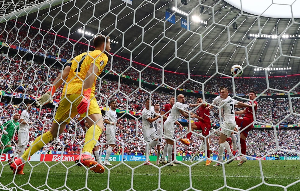 Euro 2024: Luka Jović iščupao izjednačenje protiv Slovenije; Danska otežala 'orlovima' 15 Srbija Slovenija