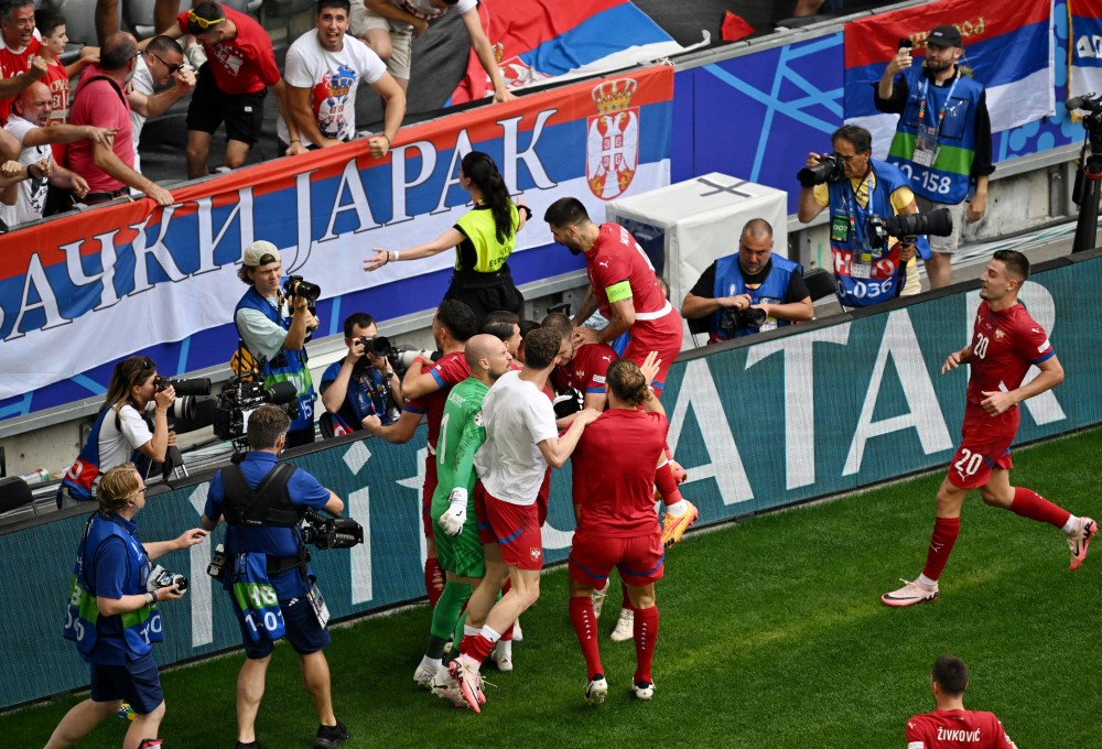 Euro 2024: Luka Jović iščupao izjednačenje protiv Slovenije; Danska otežala 'orlovima' 14 Srbija Slovenija