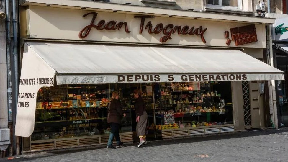 Politika: Birači iz Makronovog rodnog okreću leđa francuskom predsedniku 3 poslastičarnica