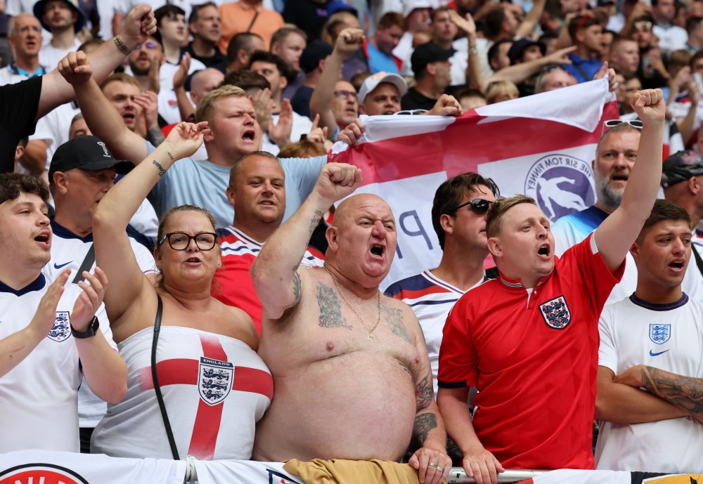 Euro 2024: Slovake delilo 60 sekundi od senzacije, Belingem i Kejn spasili Engleze 6 engleska, engleski navijači