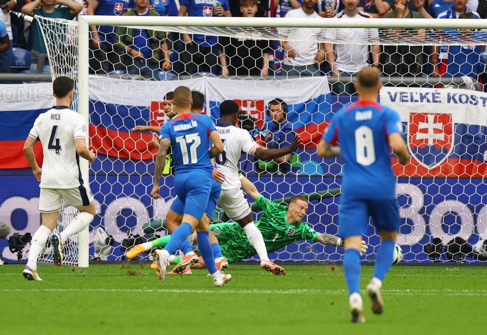 Euro 2024: Slovake delilo 60 sekundi od senzacije, Belingem i Kejn spasili Engleze 2 engleska, slovačka