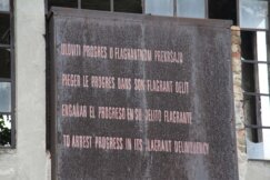 "Najpoštenije bi bilo da nam, ukoliko će ovo da ruše, daju druge stanove": Reporter Danasa u kompleksu Stare šećerane (FOTO) 7