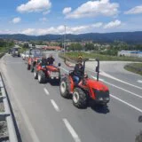 Malinari u protestnoj vožnji: „Umesto proizvođače, država štiti hladnjačare“ 10