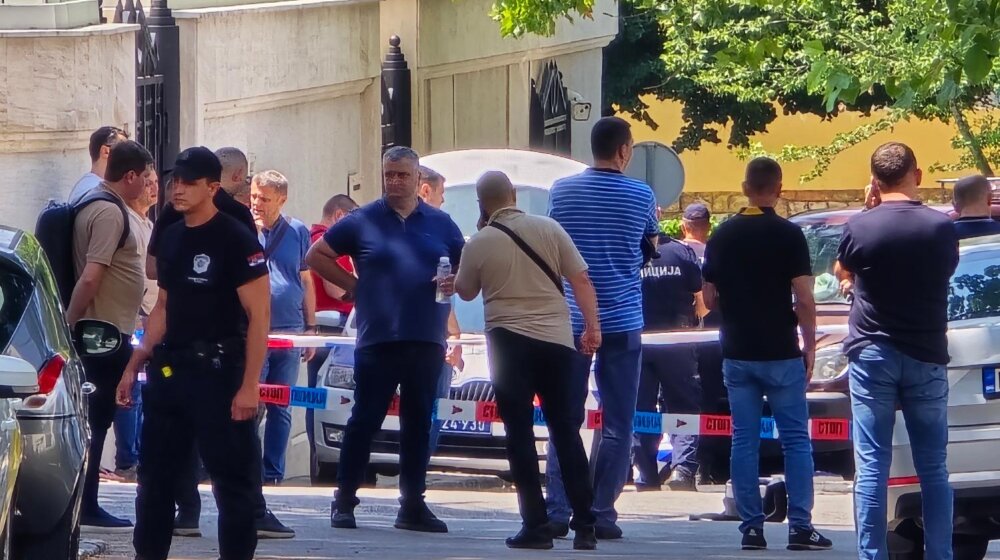 "Upozorenje da su pripadnici radikalnog islama još prisutni na našem prostoru": Sagovornici Danasa o napadu ispred ambasade Izraela 1