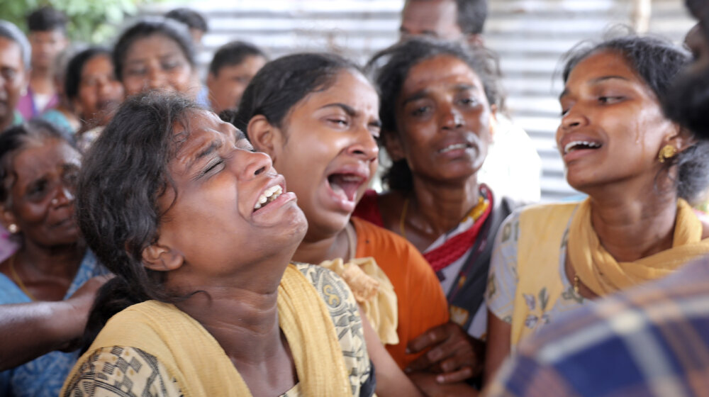 U metežu na političkom skupu u Indiji poginulo najmanje 40 ljudi, tri osobe optužene 1