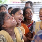 U metežu na političkom skupu u Indiji poginulo najmanje 40 ljudi, tri osobe optužene 8