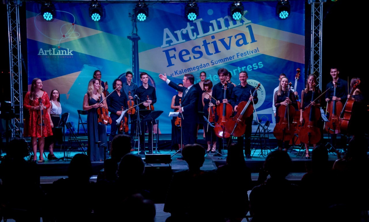 ArtLink i Ženske umetničke veze: Koncert korejskih i naših umetnika, a večeras zagrevanje sa Brazilijana ansamblom 4 ArtLink i Ženske umetničke veze: Koncert korejskih i naših umetnika, a večeras zagrevanje sa Brazilijana ansamblom 4