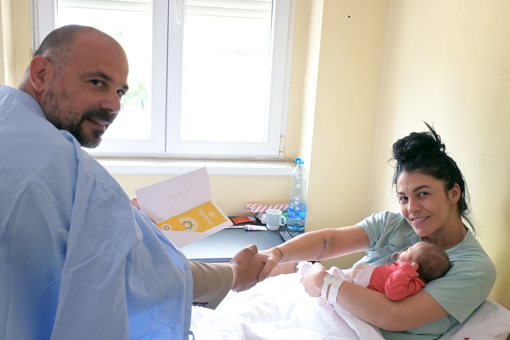 Novorođenim bebama danas dodeljeno još 120 „Kulturnih pasoša“ 2 Novorođenim bebama danas dodeljeno još 120 „Kulturnih pasoša“ 2