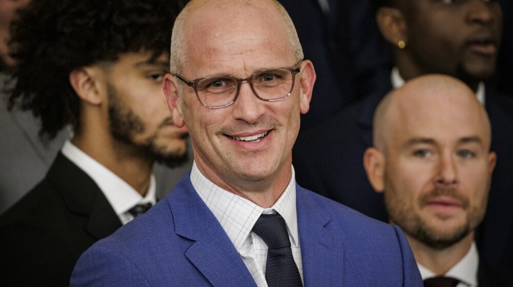 Trener univerziteta Konektikat neće na klupu Lejkersa: Den Harli odbio 70 miliona dolara 1