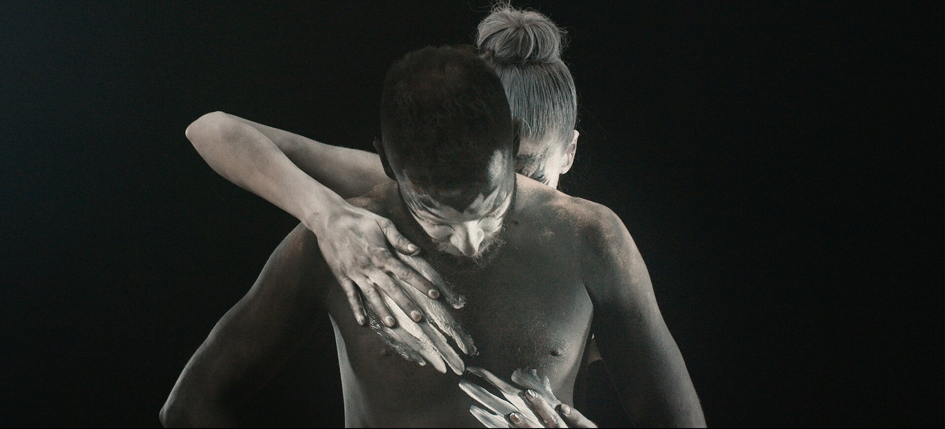 Igra muškog i ženskog elementa koji u sebi nosimo – Kale predstavlja video za „Sinhro“ 1