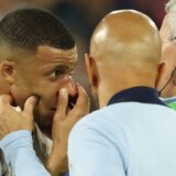 Mbape se posle preloma ubrzo vraća na teren, ko ima najbolju ideju za zaštitnu masku? 10