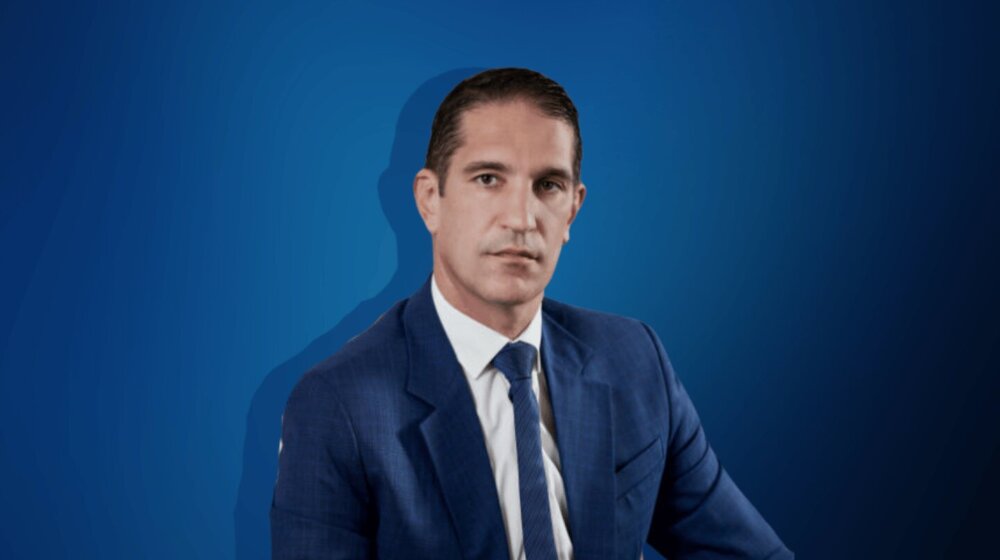 "Šešelj iz našeg sokaka": Autorski tekst Željka Bodrožića o Nikoli Lukaču, gradonačelniku Kikinde, koji je zabranio književni festival u tom gradu 1