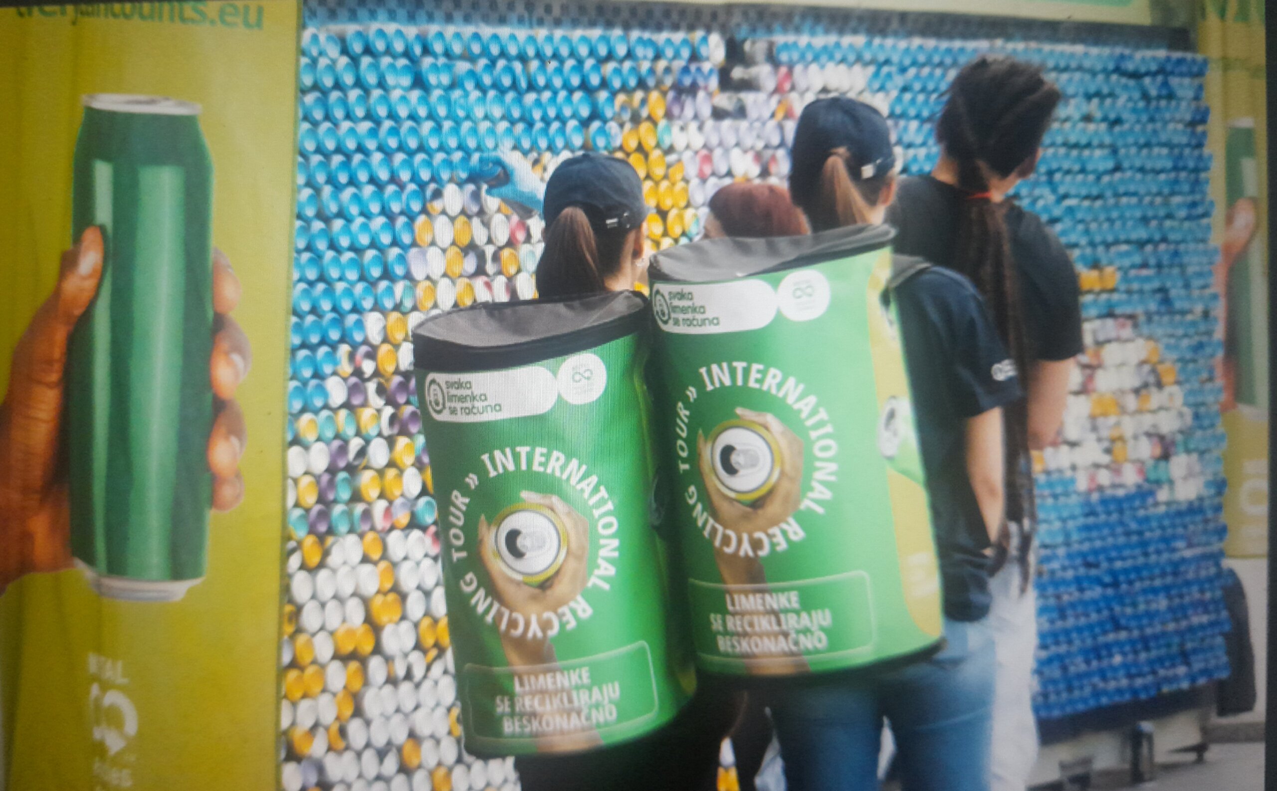 Street umetnici i morska kornjača od dve hiljade limenki: Beograd među 16 gradova sveta u akciji International Recycling Tour 2 Street umetnici i morska kornjača od dve hiljade limenki: Beograd među 16 gradova sveta u akciji International Recycling Tour 2