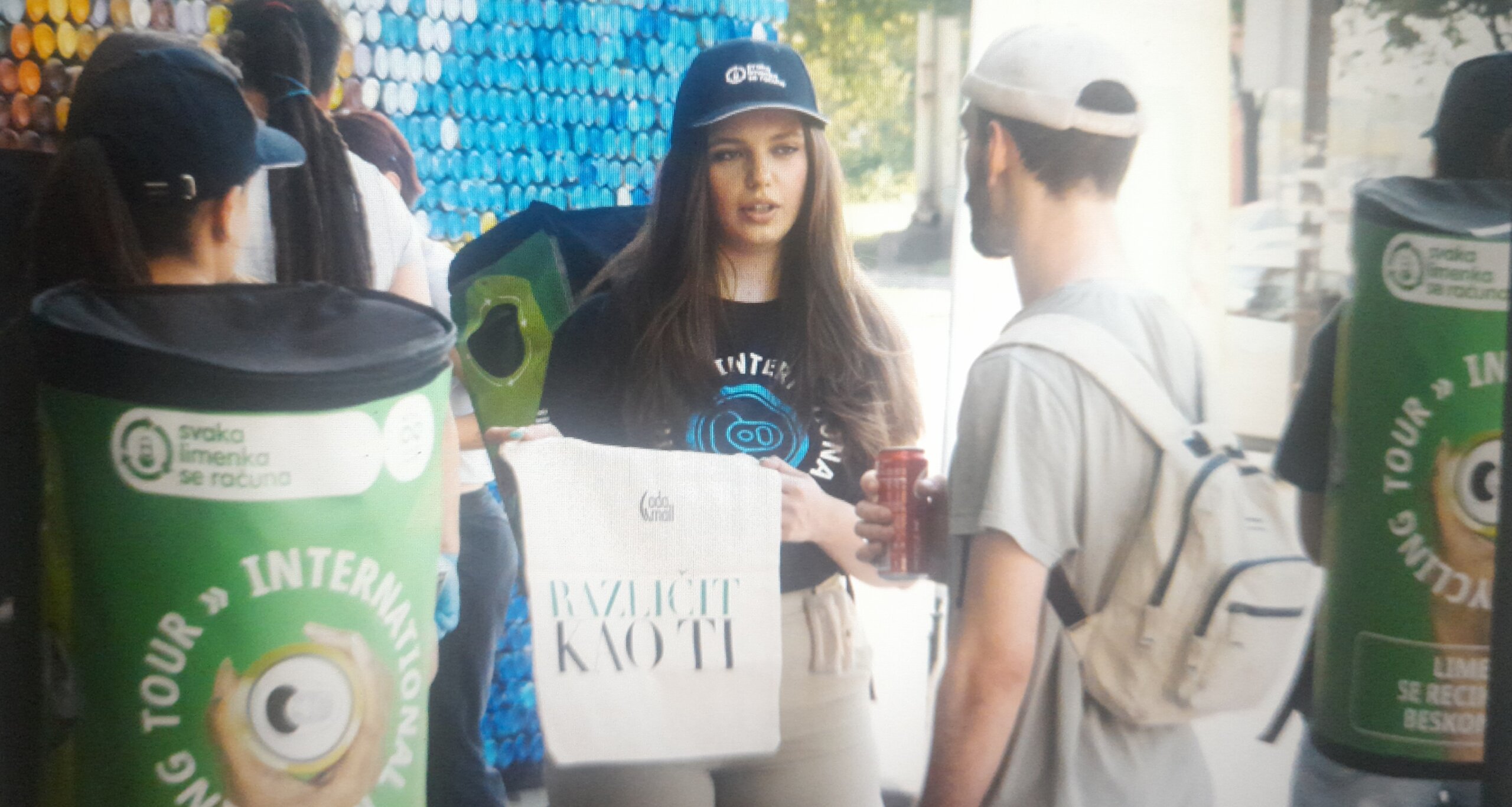Street umetnici i morska kornjača od dve hiljade limenki: Beograd među 16 gradova sveta u akciji International Recycling Tour 3 Street umetnici i morska kornjača od dve hiljade limenki: Beograd među 16 gradova sveta u akciji International Recycling Tour 3