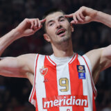 Košarkaši Zvezde pobedili Partizan u finalu Superlige: Crveno-beli na korak do još jednog trofeja 7