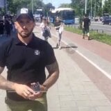 "Ovde se najmanje radi o meni": Novinar Danasa Uglješa Bokić o napadu na njega tokom izveštavanja ispred Novosadskog sajma 4