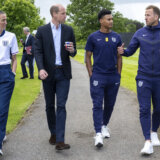 Princ Vilijam posetio reprezentativce Engleske pred meč sa Srbijom (VIDEO) 5
