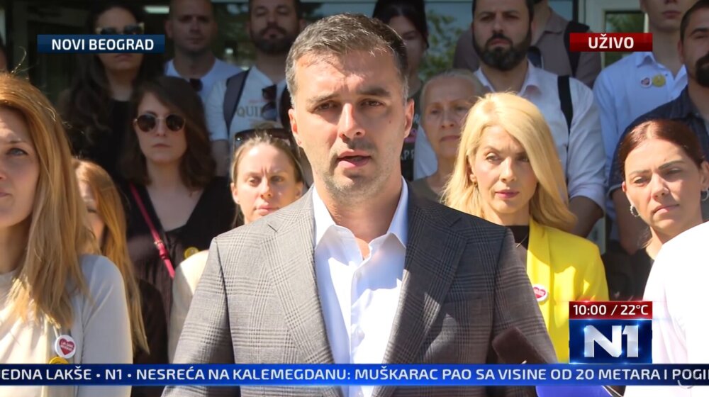 Savo Manojlović pozvao opoziciju da napusti parlament i krene u građansku neposlušnost 10