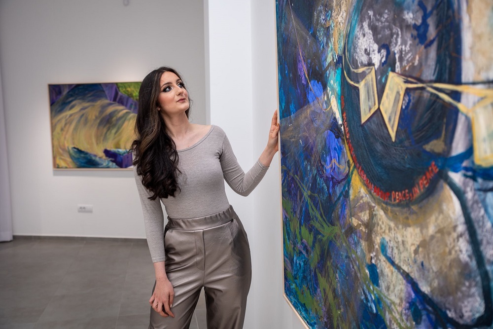 Izložbe „Zemljakinja“ i „Askeza“ za godišnjicu uspešnog rada Aleksić galerije iz Kragujevca 2 Izložbe „Zemljakinja“ i „Askeza“ za godišnjicu uspešnog rada Aleksić galerije iz Kragujevca 2