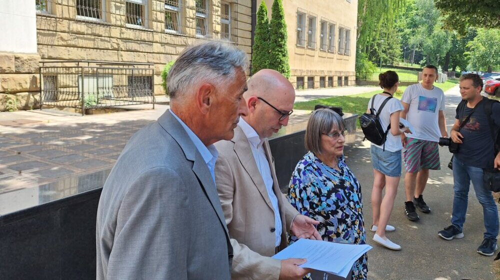 "Pozivamo Vučića da održi obećanje": Udruženju iz Vukovara otkazan sastanak u Tužilaštvu za ratne zločine jer su svi tužioci na godišnjem odmoru 1