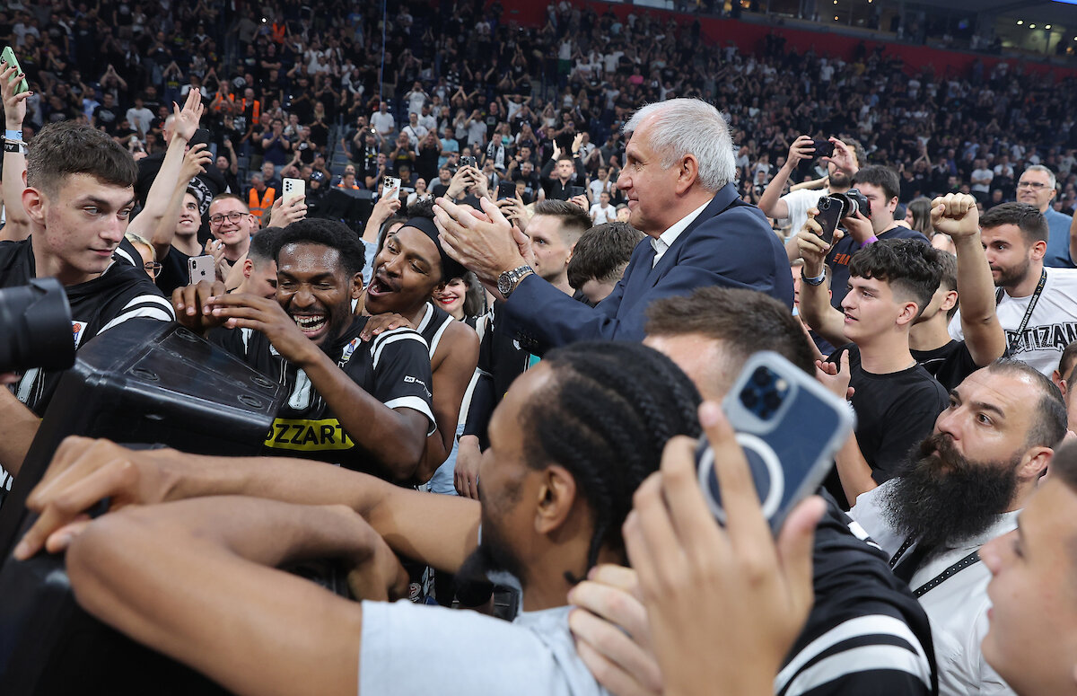 Meč u “Beogradskoj areni” se nastavio bez publike i Partizana, Crvena zvezda šampion Srbije 2 Meč u “Beogradskoj areni” se nastavio bez publike i Partizana, Crvena zvezda šampion Srbije 2