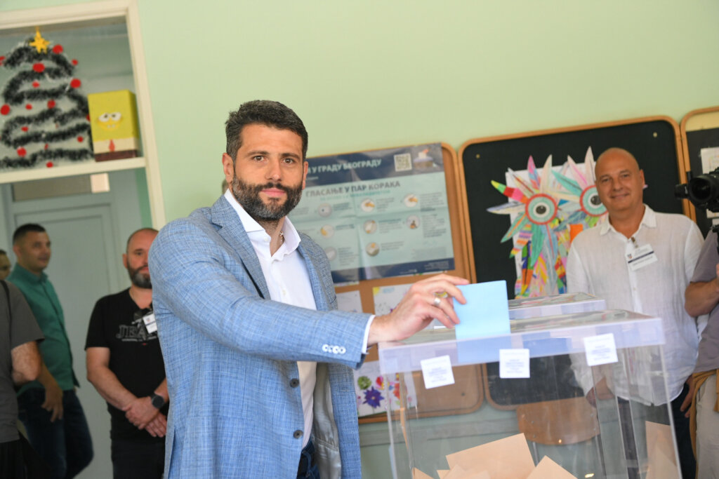 Šta su sve političari poručili tokom glasanja 4