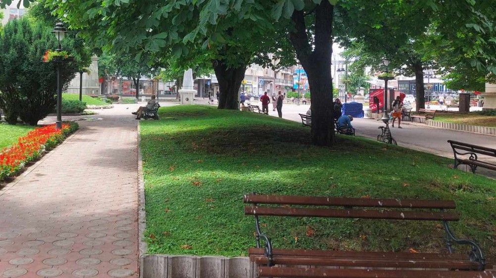 Zaječarci o prosečnoj zaradi "Dečko, vidiš valjda da nas svi lažu": Zaječarci za Danas o prosečnoj plati od 83.744 dinara 2