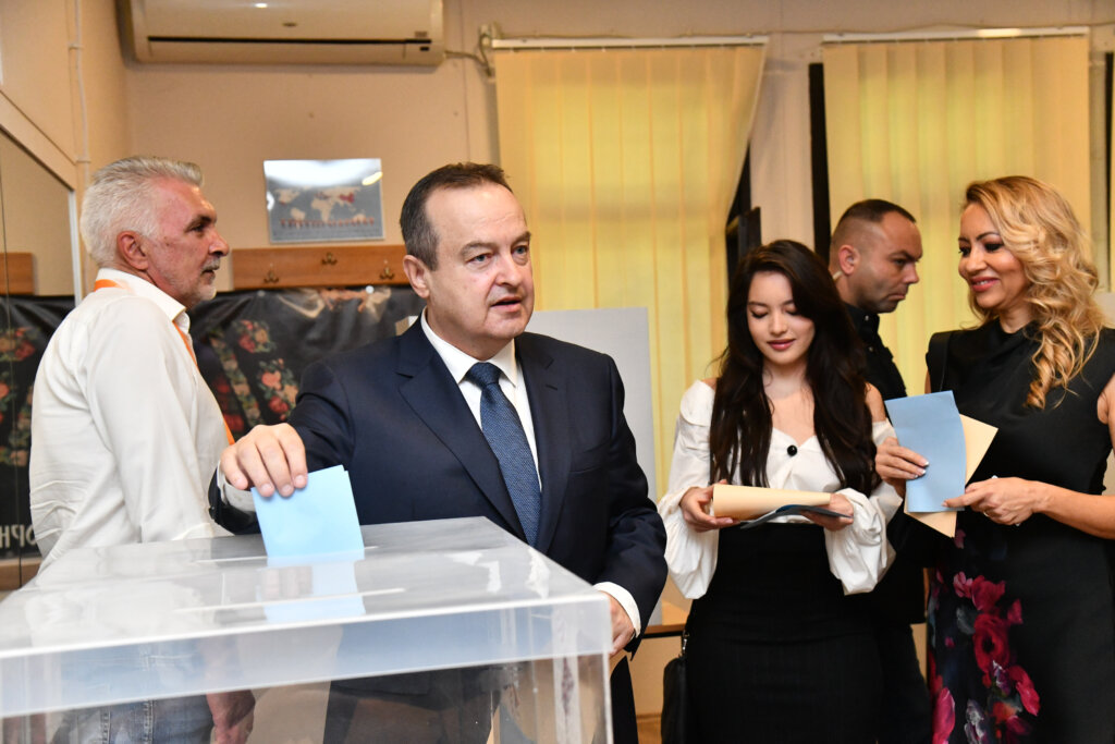 Šta su sve političari poručili tokom glasanja 3