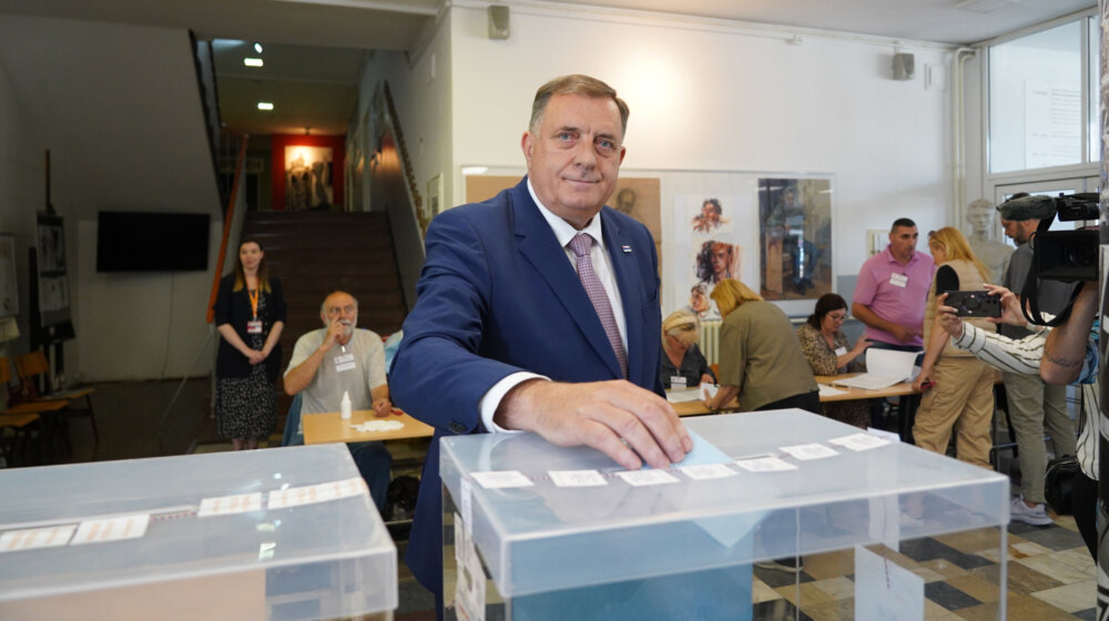 Najviši funkcioneri RS, Dodik i Stevandić, glasali na lokalnim izborima u Beogradu 1