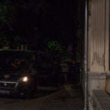 Opozicija u Nišu još nije dobila odobrenje GIK da pregleda izborni materijal, policija noćas iz zgrade odnosila crne džakove 6