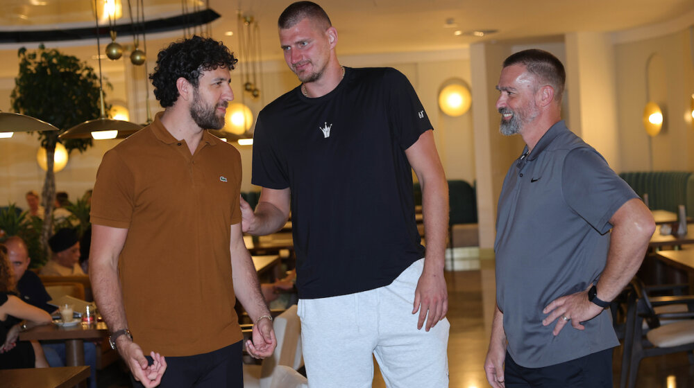 Okupila se muška košarkaška reprezentacija za olimpijske izazove: Nikola Jokić glavna zvezda (FOTO, VIDEO) 1 Okupila se muška košarkaška reprezentacija za olimpijske izazove: Nikola Jokić glavna zvezda (FOTO, VIDEO) 1