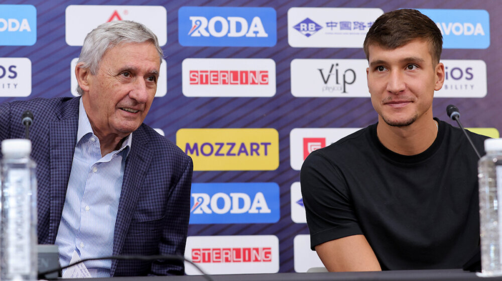 Pešić čestitao odbojkašima i poželeo sreću fudbalerima: Umesto Lučića Radanov, Jović uskoro na treninzima 1