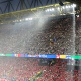 Nastavljena utakmica Nemačke i Danske prethodno prekinuta zbog munji i gromova (VIDEO) 12