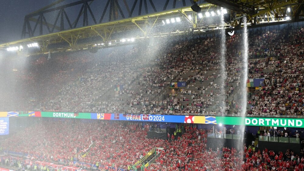 Nijagara u Dortmundu: Desilo se i Nemcima da ih obruka viša sila i da to vidi ceo svet (FOTO) 3