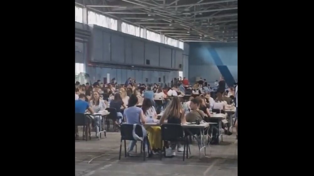 (VIDEO) Kako je izgledao kol centar SNS u Novom Sadu? 1