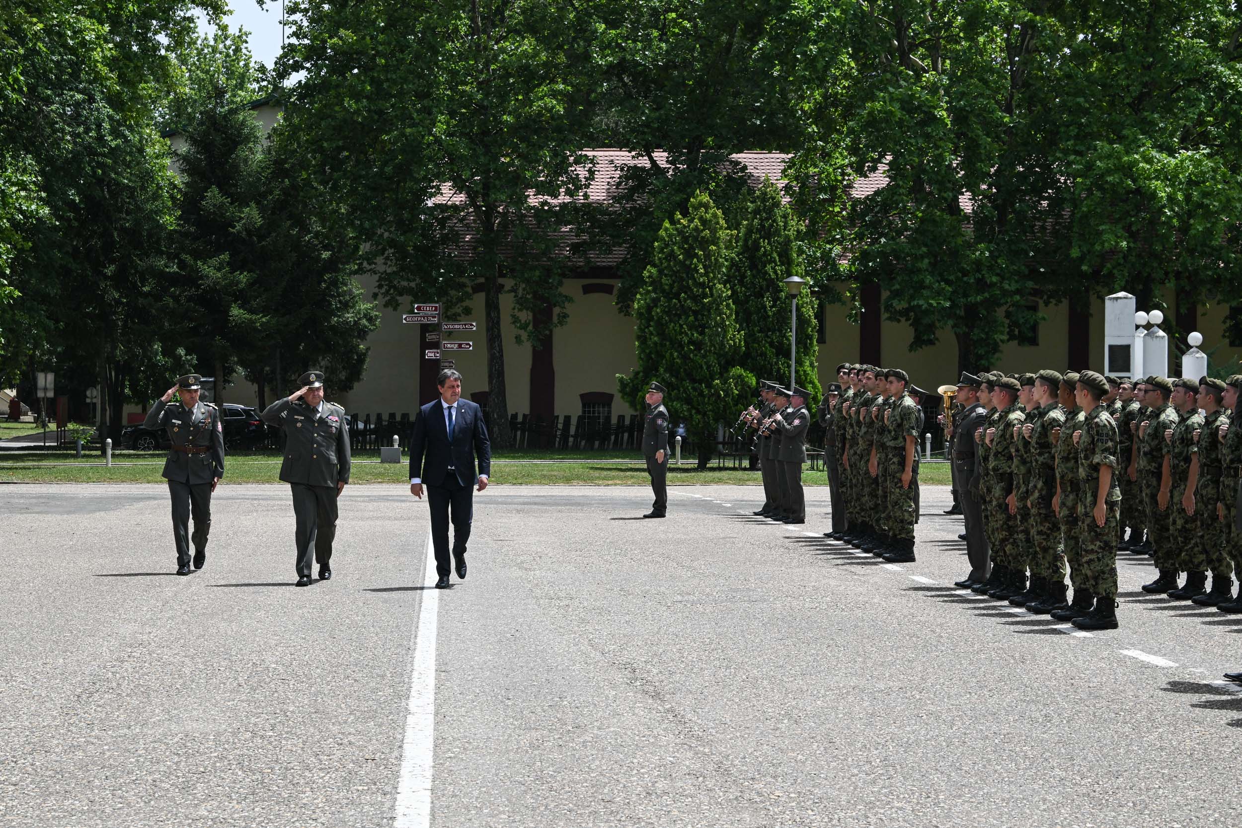 Vojnici junske klase na dobrovoljnom služenju vojnog roka položili zakletvu (FOTO) 2 Vojnici junske klase na dobrovoljnom služenju vojnog roka položili zakletvu (FOTO) 2