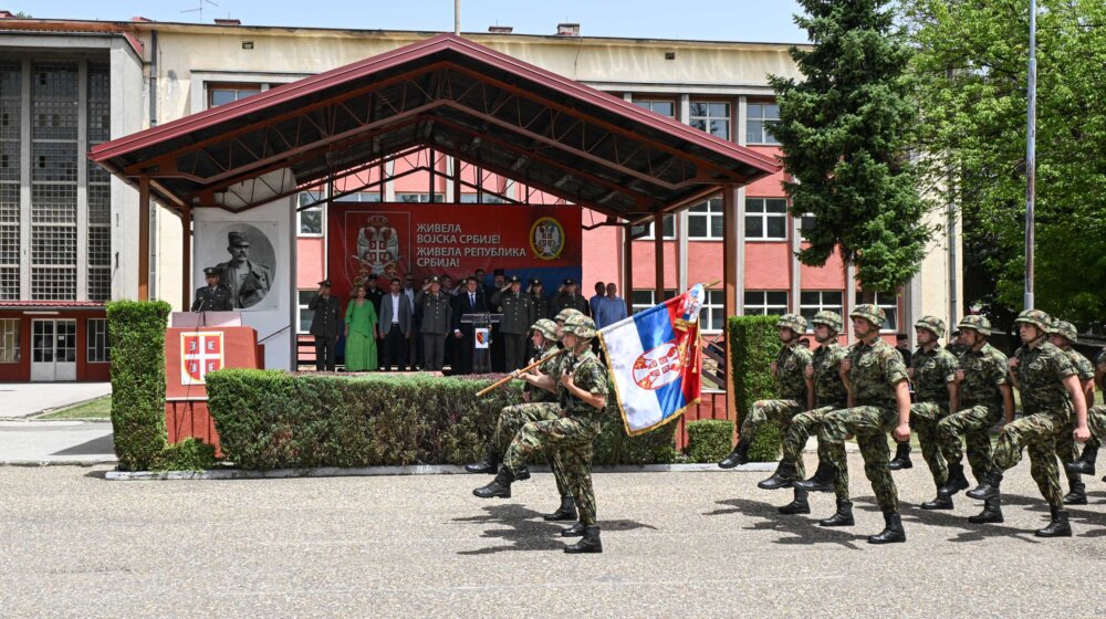 Vojnici junske klase na dobrovoljnom služenju vojnog roka položili zakletvu (FOTO) 1