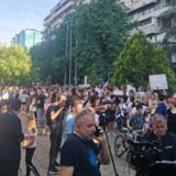 Roditelji i učenici protestovali zbog napada na nastavnicu: Hoćemo da škola bude ono što je bila 3