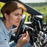 miris benzina u kolima