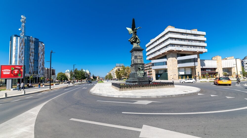 Vladajuća većina u Kruševcu odbila predlog opozicije da se osnovcima i srednjoškolcima obezbede besplatni udžbenici 1