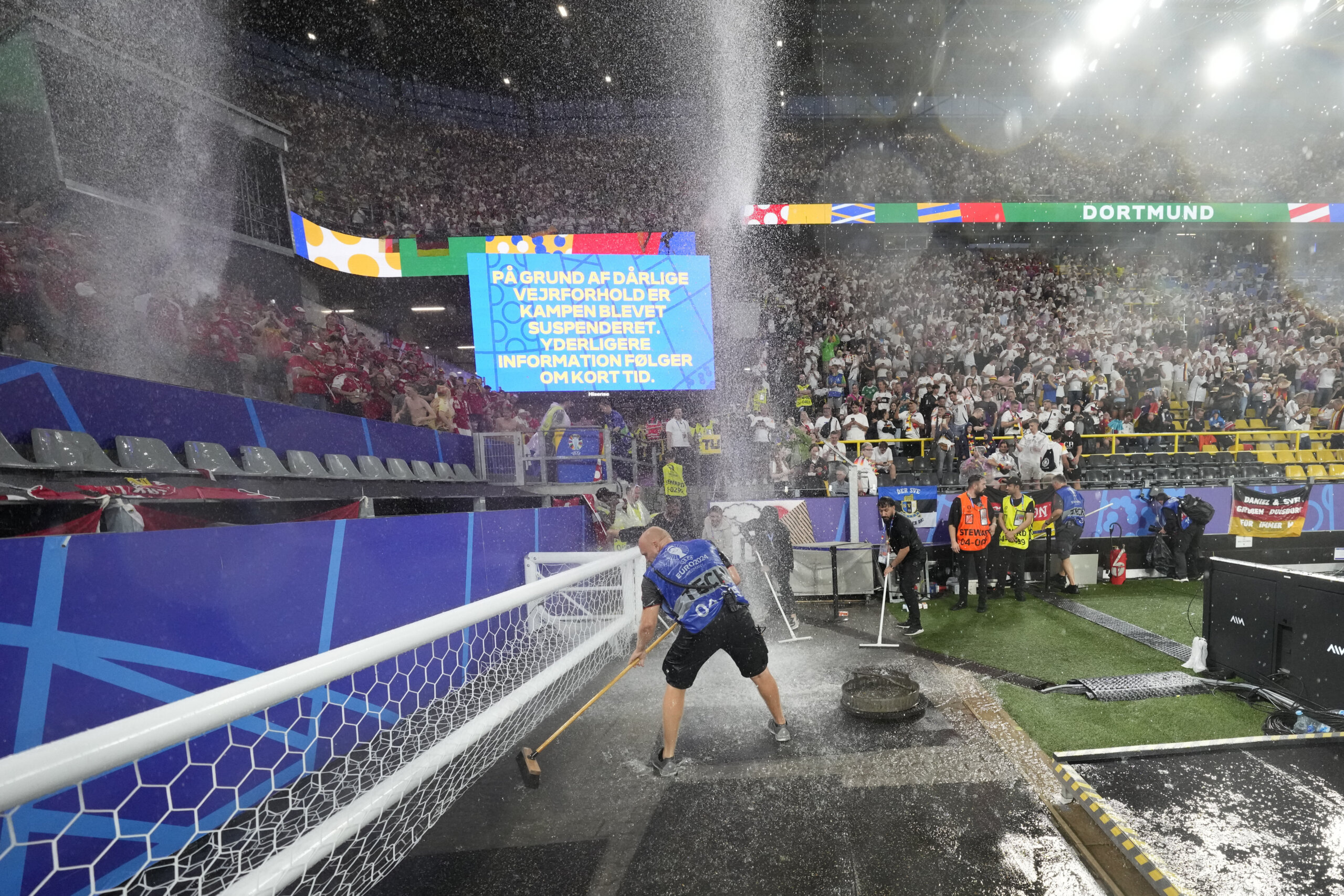 Nijagara u Dortmundu: Desilo se i Nemcima da ih obruka viša sila i da to vidi ceo svet (FOTO) 4