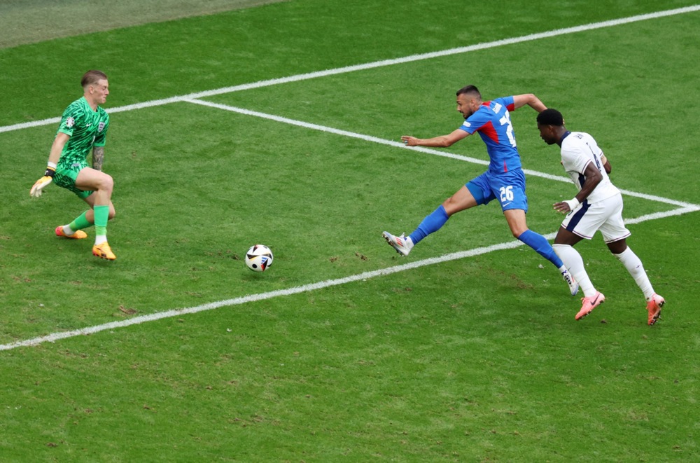 Ekskalibur Belingema u lavlje srce Slovaka: Makazice koje su udahnule novi život Engleskoj za odlazak u četvrtfinale umesto nazad na Ostrvo 2