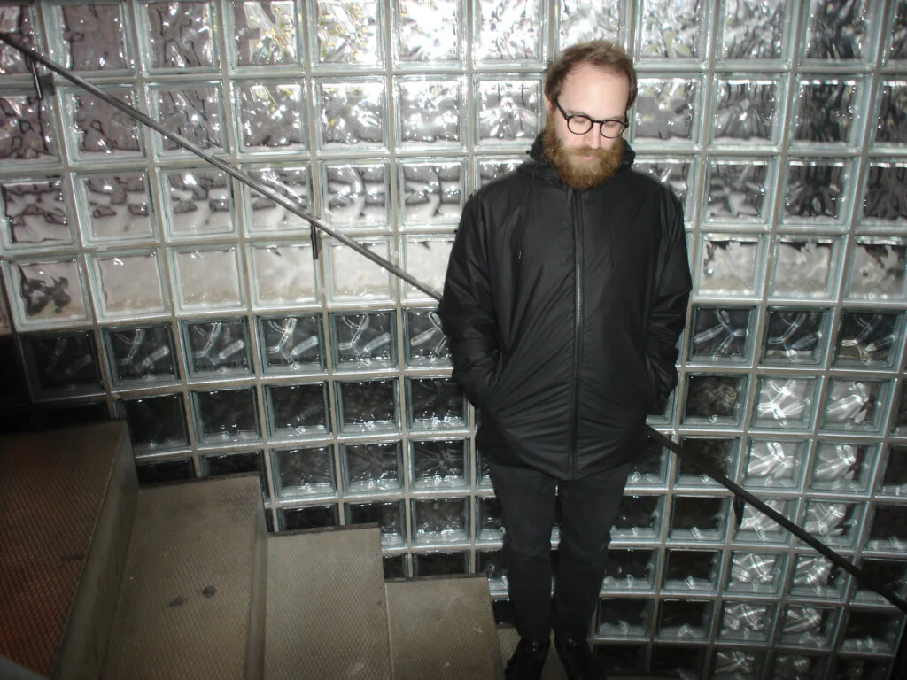 "Dein schönes, rotes Blut": Sven Sorić i njegova izložba stižu u Kulu 2 sven sorić