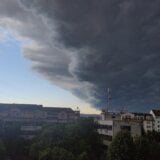 (MAPA, VIDEO) RHMZ izdao upozorenje za područje Vojvodine: Olujno nevreme stiglo u Bačku Palanku, oglasio se i AMSS 6