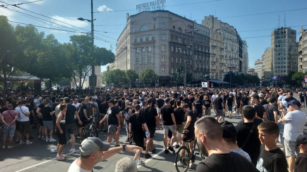 VIDEO Protest navijača protiv aktuelne uprave FK Partizan 1