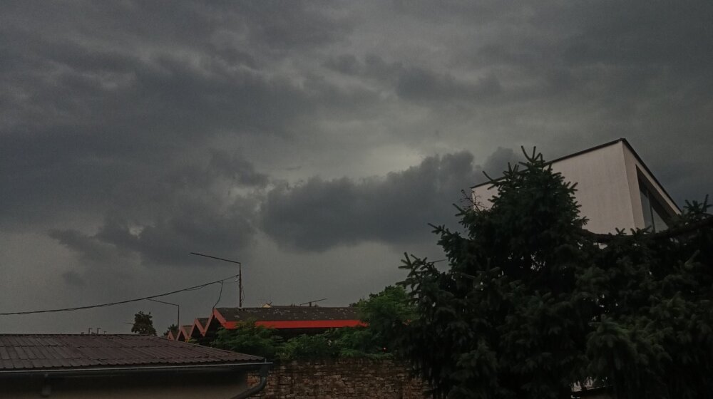 Grmljavinske nepogode, pljuskovi, grad: Najnovije hitno upozorenje RHMZ od 14 časova 1