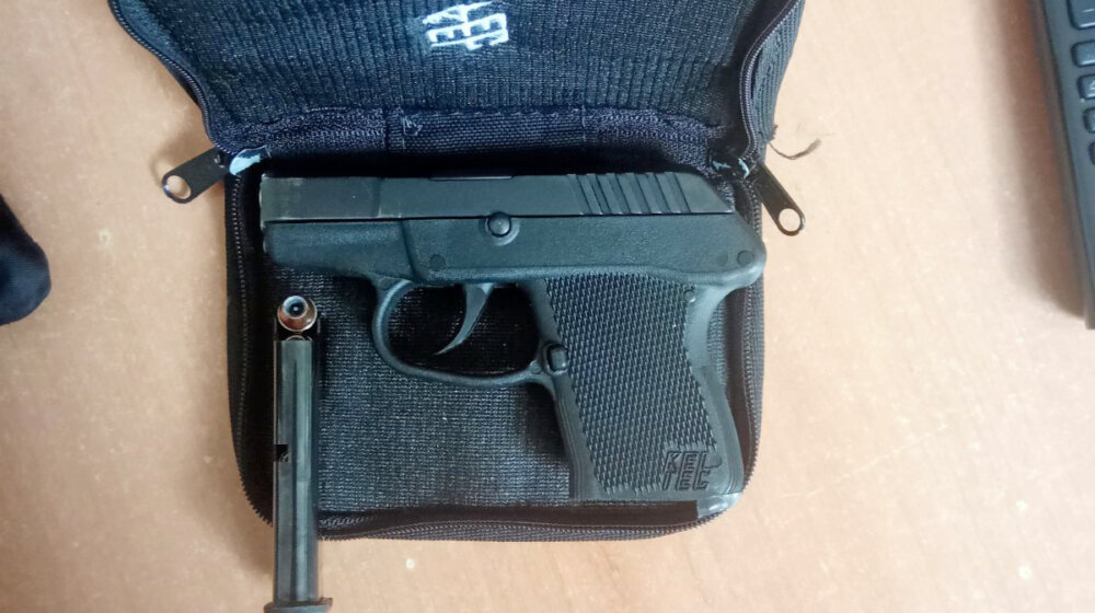 Dačić: Uhapšen američki državljanin u centru Beograda, u torbici kod njega pronađen pištolj 1