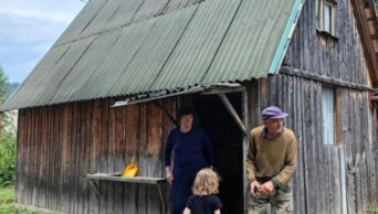 06 - Dušan Igrović bačija Kopaonik Zbog nečijeg hira teraju me sa dedovine: Dušanu Igroviću komunalna inspekcija naložila da sa bačije na Kopaoniku „izbaci” stoku 6