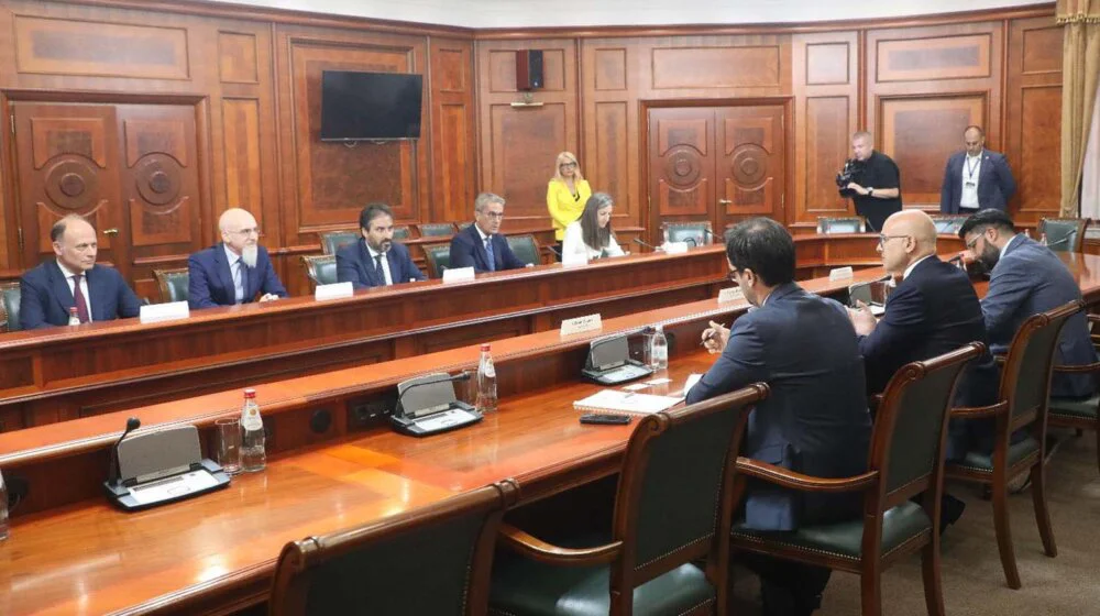 Strano privatno obrazovanje se plaća, da li na mostu ili na ćupriji: Ko će snositi troškove Vučićevog obećanja? 1